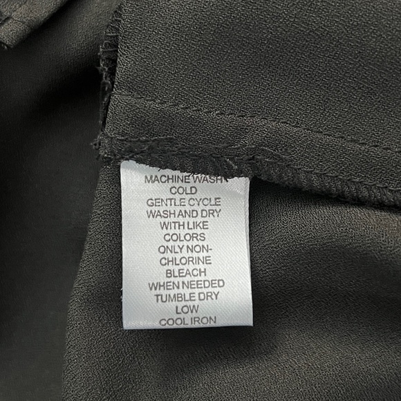 De Philo Black Pleated V Neck Handkerchief Hem Dress - Picture 9 of 9